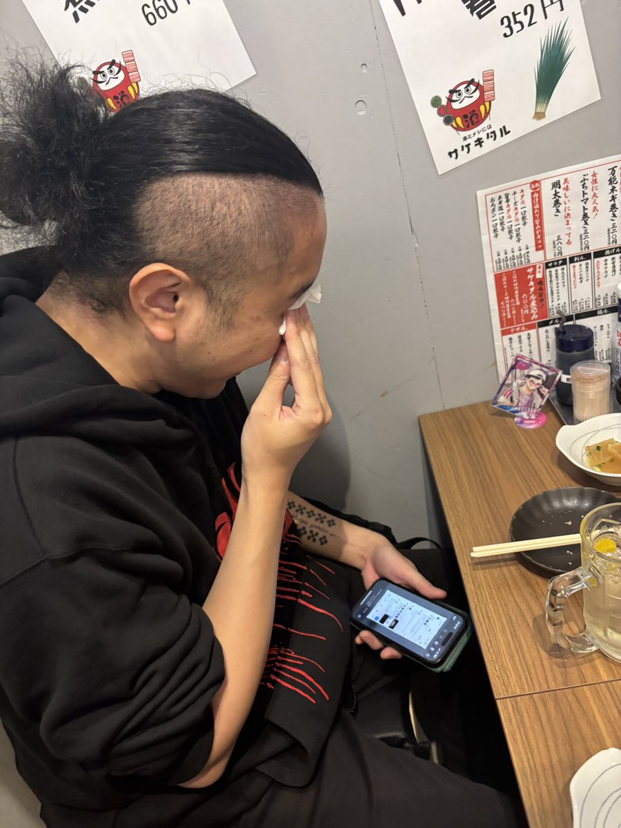 aki_guitar_0406's tweet image. コーサカさんからいいねを貰って泣くせいたそ📷