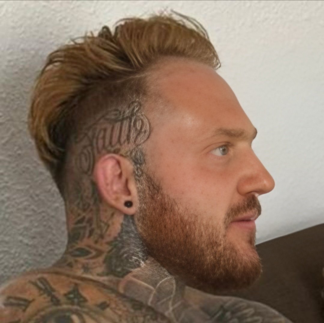 #NewProfilePic 
<a href="/TRobinsonNewEra/">Tommy Robinson 🇬🇧</a>