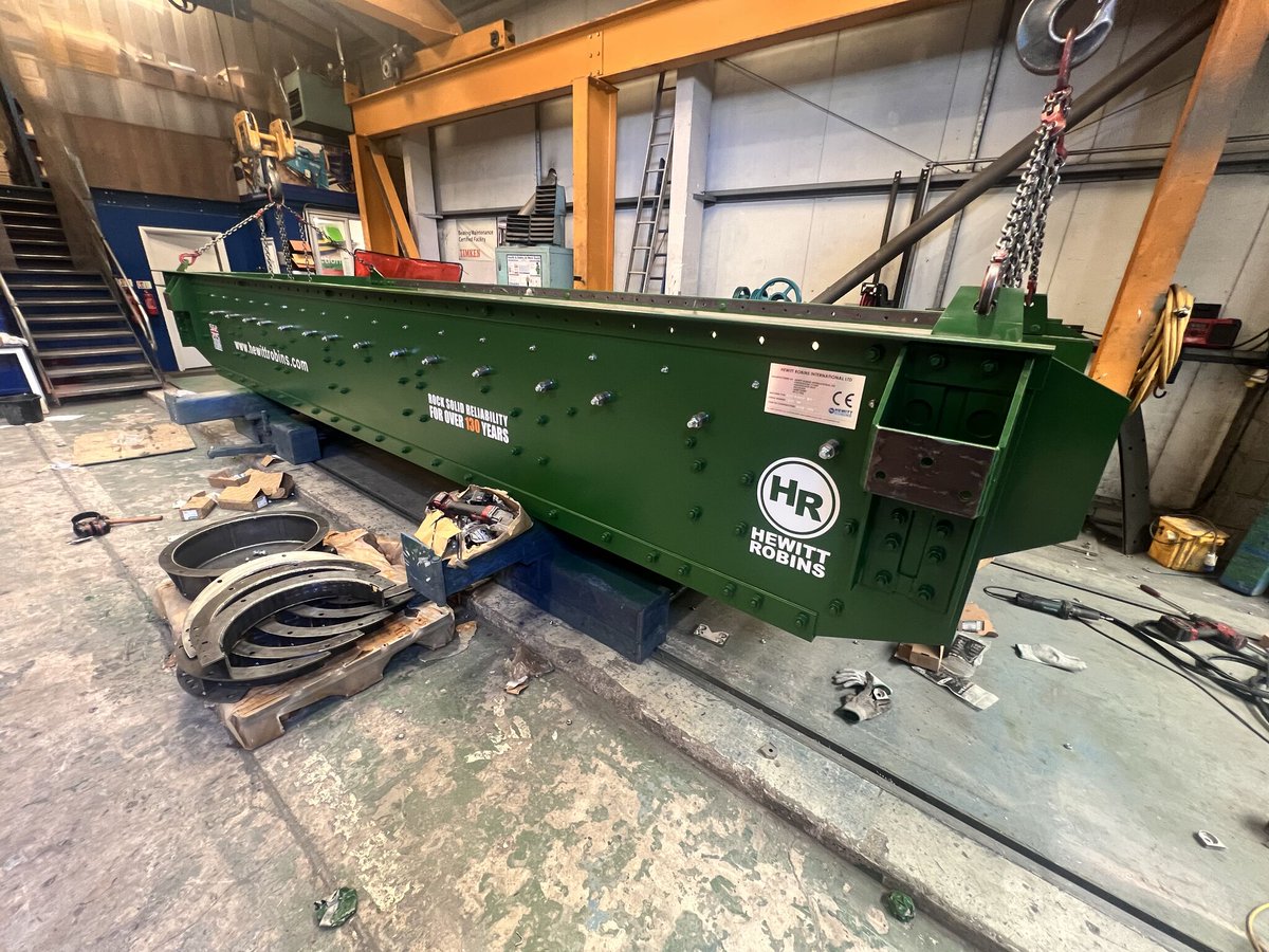 HewittRobinsLtd's tweet image. This 1.8 x 6.0 Horizontal Sinter Screen live frame, fully lined with ceramic, has been dispatched to one of the largest steel plants in Europe.

This unit delivers durability, performance &amp;amp; longevity in a tough operating environment.

#HewittRobins #VibratingScreen #UK