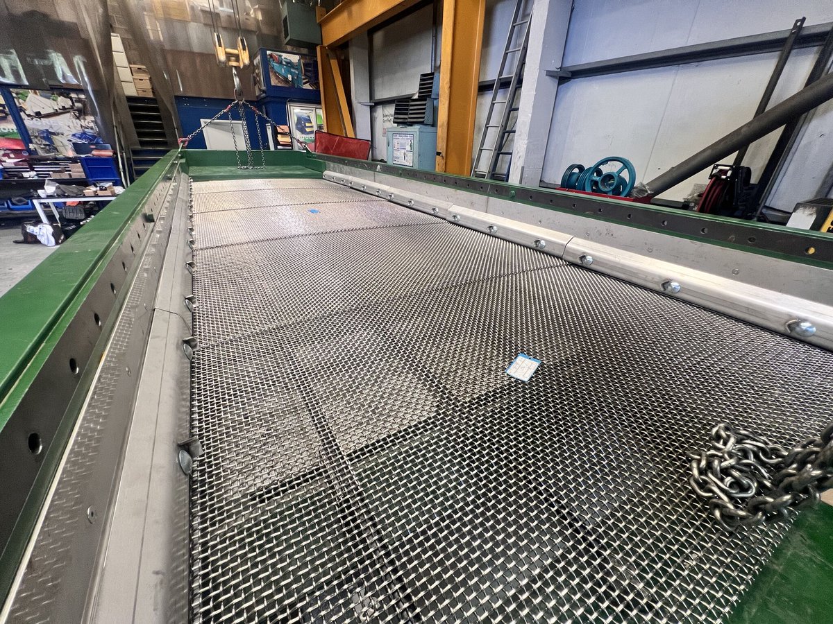 HewittRobinsLtd's tweet image. This 1.8 x 6.0 Horizontal Sinter Screen live frame, fully lined with ceramic, has been dispatched to one of the largest steel plants in Europe.

This unit delivers durability, performance &amp;amp; longevity in a tough operating environment.

#HewittRobins #VibratingScreen #UK