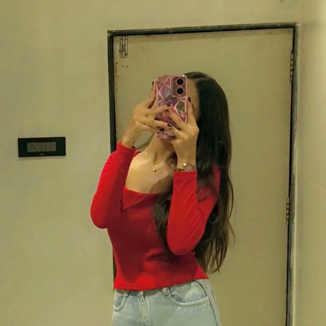 itz_Parmi's tweet image. में अपने हाथ से आपको आइफोन गिफ्ट करूं तो मुझे कोनसे शहर आना होगा😍🎉