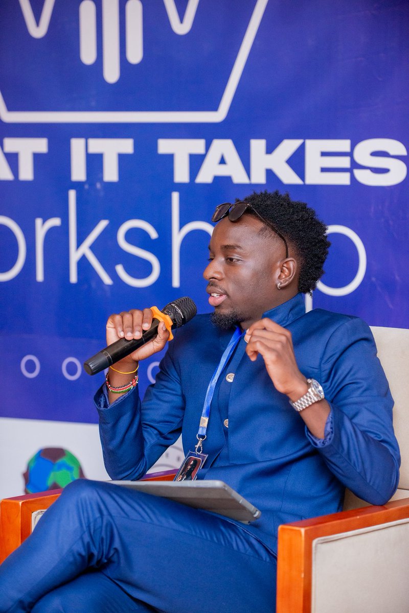 NumeroAndrew's tweet photo. 2025 has stretched me in the best way.
I published my first book.
I hosted workshops in Blantyre and Lilongwe.
I stepped into rooms I once prayed for, and walked paths that used to feel too wide.

Through it all, God kept opening doors I didn’t even know were in front of me. https://t.co/mGgmcWFa1E