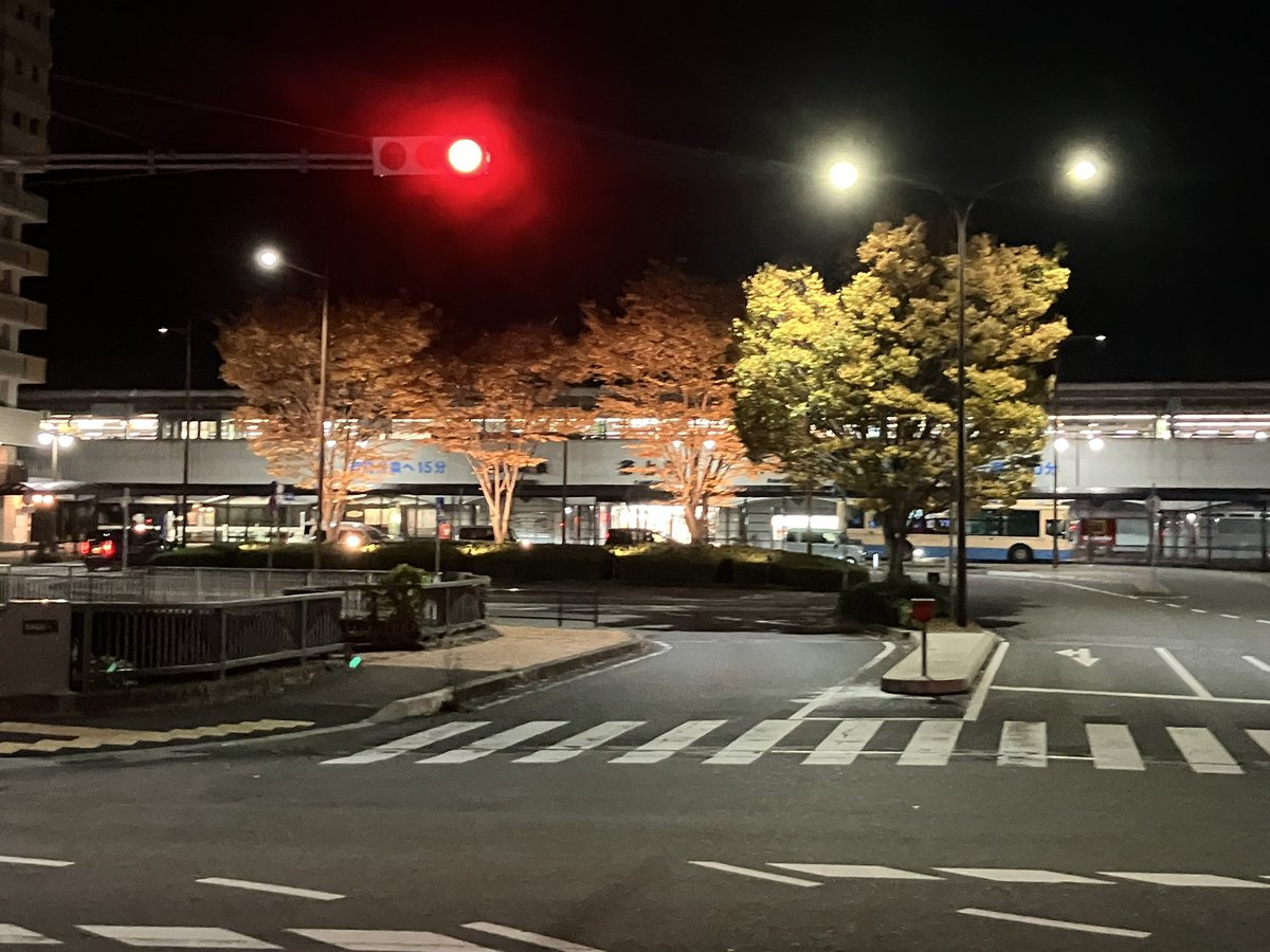 tripstar0522's tweet image. ナイトラン しました。

昨日は残業になり補填ランできず、今日も朝から夕方前まで所用で出かけていたので、夕食後に有馬街道で腹ごなしジョグしてきました。
とりあえず距離補填もできました。

コース
唐櫃台駅→神鉄六甲駅→大池→真星病院→花山東町→谷上西町→谷上駅

👟→ #HOKA  #SKYFLOW