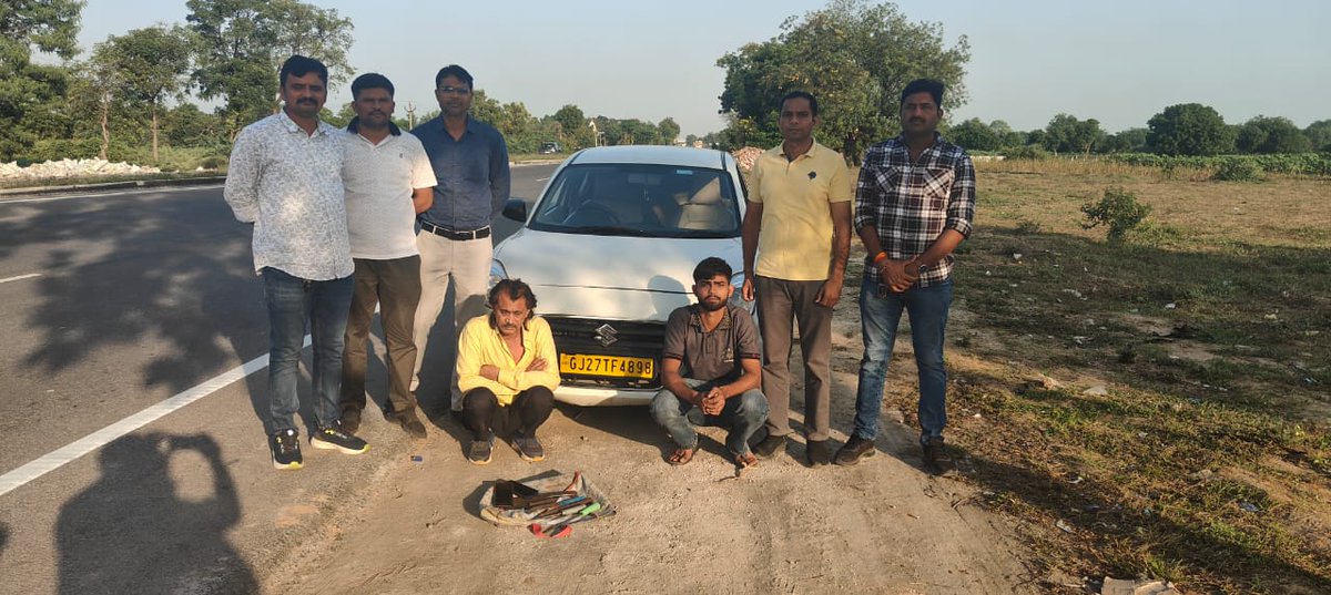 SPMehsana's tweet image. લાંઘણજ પોલીસ સ્ટેશન ખાતે નોંધાયેલ અનડિટેક્ટ પશુ ચોરીનો ગુનો ડિટેકટ કરી ગુનાના કામે ઉપયોગમાં લીધેલ સ્વીફ્ટ ગાડી સાથે બે ઈસમોને પકડી પાડતી લોકલ ક્રાઇમ બ્રાન્ચ, મહેસાણા
#MehsanaPolice
#LocalCrimeBranch
#Detection

@dgpgujarat 
@GujaratPolice