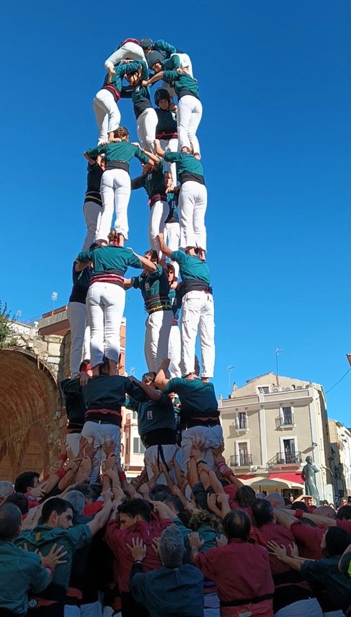 revistacastells's tweet photo. Els @escaldats firmen la millor actuació de la seva història, amb tres castells de gamma mitjana de 7.
▶️ Crònica, resultats i vídeos del cap de setmana:
👉 https://t.co/7ubj5RpCJd
#castellers #castells https://t.co/76Rg5SIv63