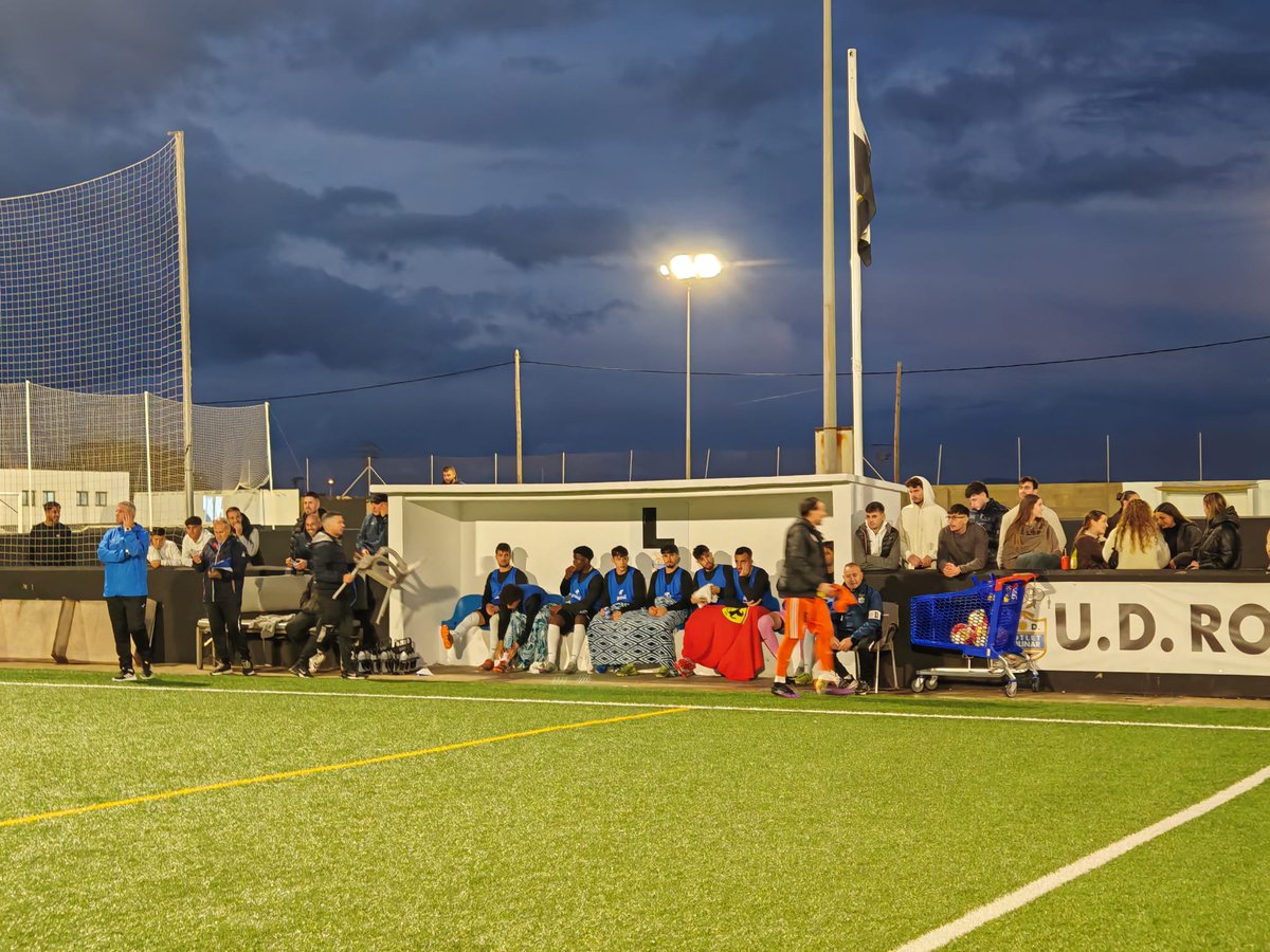 ⚫⚪ Primer equipo 
Rotlet Molinar 1 - Platges de Calviá 1
Empate en casa donde nuestro rival se adelantó en la primera parte y gracias a un ⚽ gol de Jorge en la segunda parte hizo el empate final en el que tuvimos ocasiones para poder llevarnos los 3 puntos. A seguir trabajando