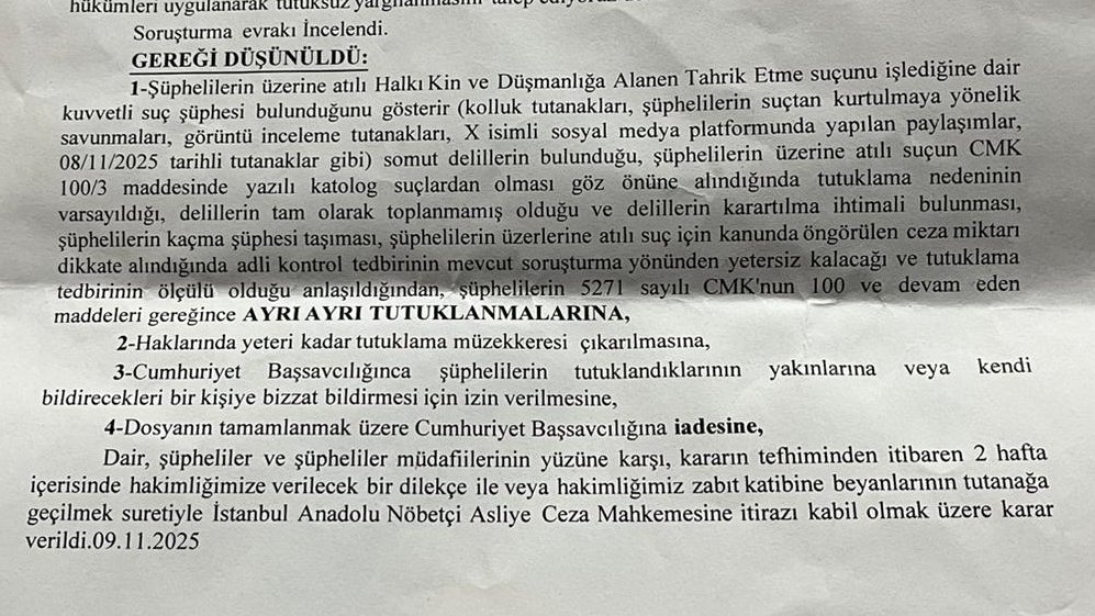 Kocaeli Dilovası'nda 6 kadını öldüren patronlar bile henüz tutuklanmamışken; katliamı protesto eden 4 genci apar topar tutukladılar

Kocaeli Dilovası'nda 6 kadının öldüğü fabrika yangınındaki ihmalleri Kadıköy'de protesto ederken gözaltına alınan ve yaşları 20, 21, 22 ve 24 olan