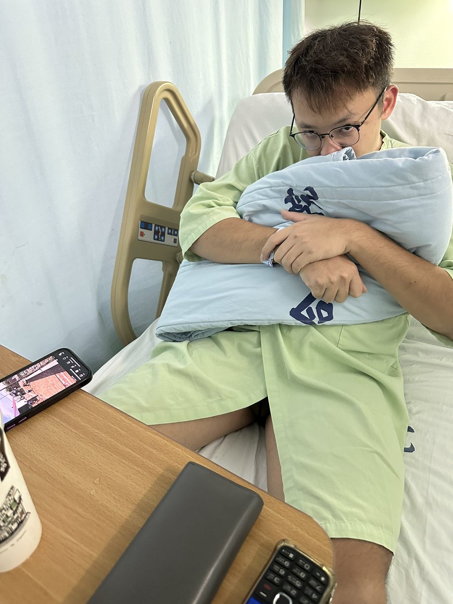 一早下值班就殺來台南陪寶貝開鼻中隔的小手術😷