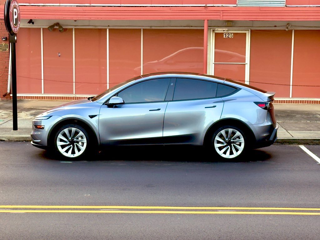 pAwbWeb3's tweet image. Enable FSD, activate Mad Max, and let your @Tesla cook. 🔥

It is truly unbelievable! 🙌