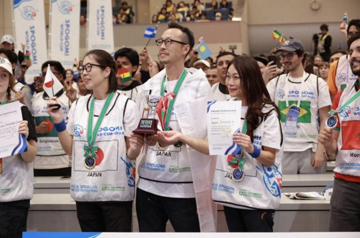 dreamingreen_FR's tweet image. L’équipe « Smile Story » remporte le titre de champion du monde à la finale de la #SpogomiWorldCup2025 organisée par la #NipponFoundation. 
Bravo à tous les athlètes #Spogomi des 34 pays qui ont concouru avec passion le 29 octobre 2025 à #Tokyo !
La finale a réuni 33 équipes,…