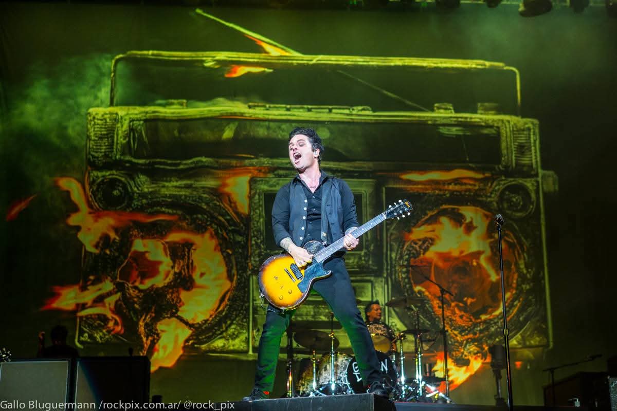 GDArgNation's tweet photo. Un día como hoy, pero hace 8 años, Green Day armaba una fiesta en el Estadio Vélez en el marco de su Revolution Radio Tour

Estuviste ahí? https://t.co/jwjmAhyGrO