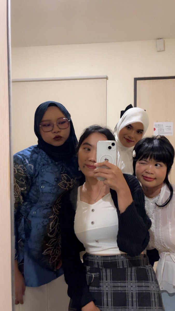 Nadia🌹 tweet media