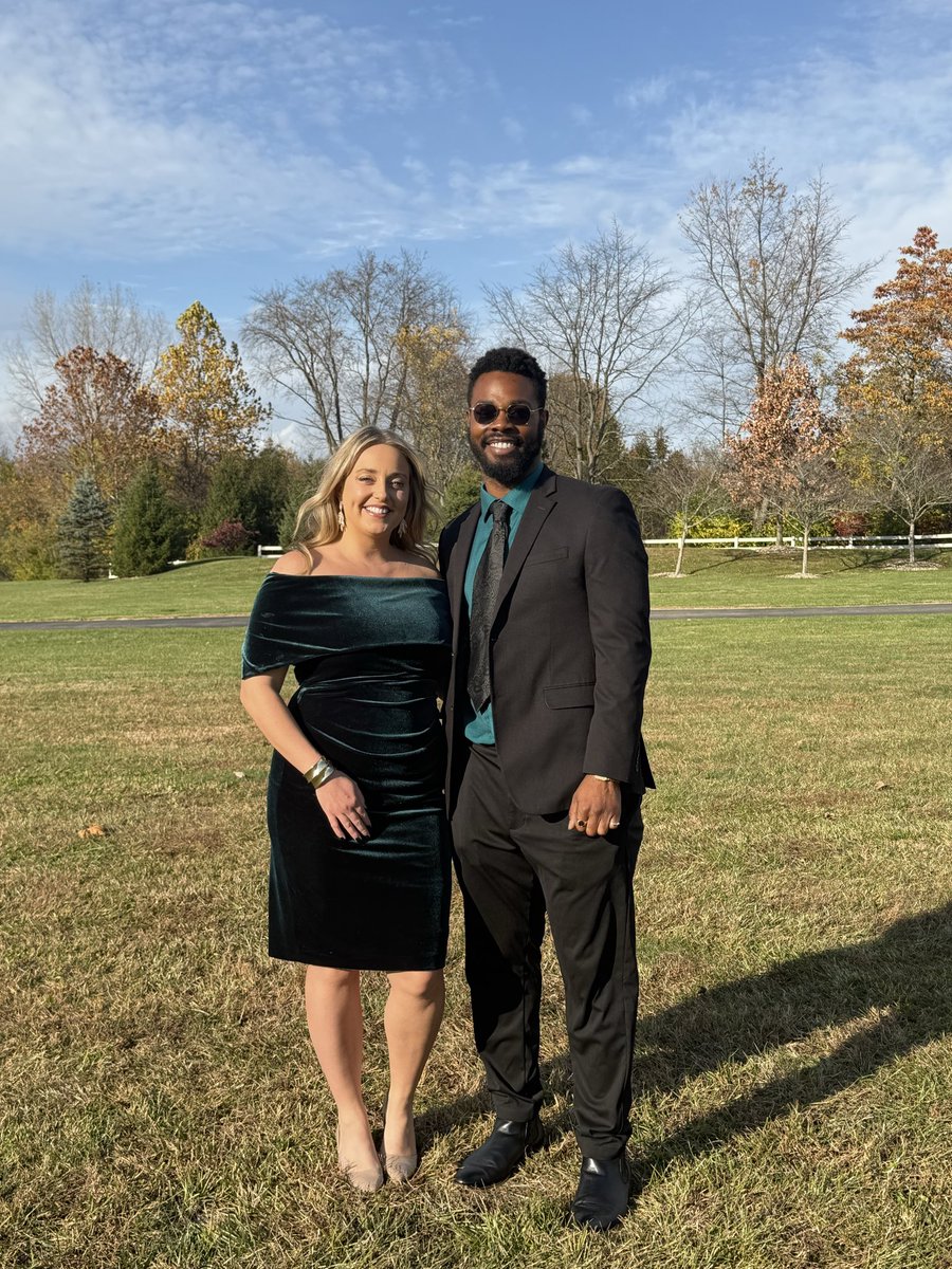 Mr. Man and I attended a wedding over the weekend and we DANCED so hard🤣💃🏼🕺🏿 We clean up pretty nicely!🩷