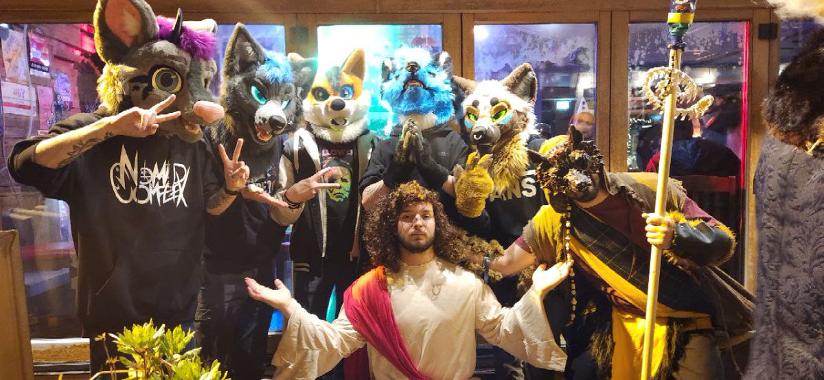 FolfStructure's tweet image. Is this Jesus Christ ? 🫣 - #folf #furry #furries #fursuit #lemonbrat #lemonbratfursuit