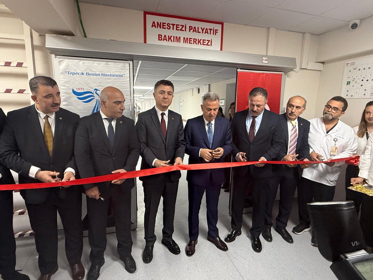 📍Tepecik Eğitim ve Araştırma Hastanesi

Kızılay Sosyal Butik ve Anestezi Palyatif Bakım Merkezi’nin açılışını Sn Valimiz <a href="/drsuleymanelban/">Dr. Süleyman Elban</a> Sn Vekilimiz <a href="/CeydaBC35/">Ceyda Bölünmez Çankırı</a> ile gerçekleştirdik.
Emeği geçen <a href="/tepecikeahast/">SBÜ Tepecik Eğitim ve Araştırma Hastanesi</a> ve <a href="/Kizilay/">Türk Kızılay</a> İzmir ve Konak Şubemiz yetkililerine şükranlarımızla.