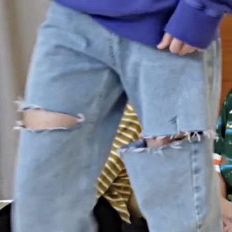 tatashaped's tweet photo. these jeans https://t.co/WbfkJamYUj