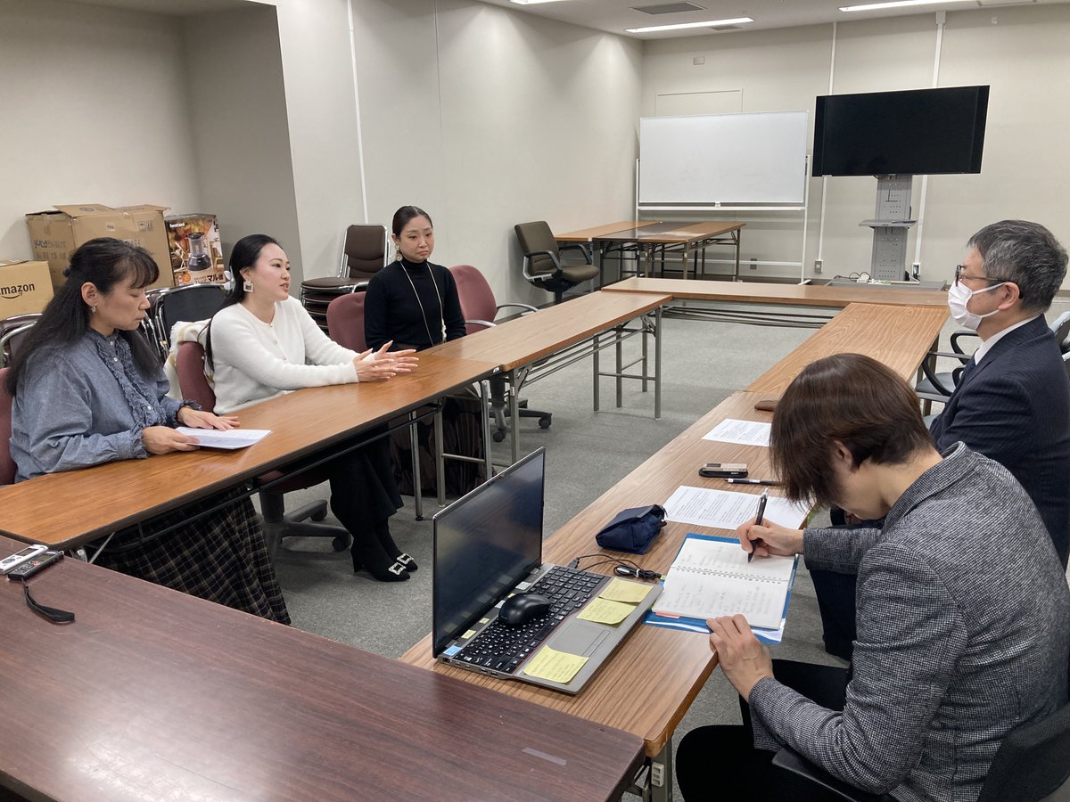 SaveSACHICO's tweet image. 本日、大阪府の危機管理室・治安対策課に、性暴力被害者支援の拡充を求める要望書を提出しました。

要望書では、
・支援員の正規雇用化と処遇改善
・公的医療機関との連携強化と専門人材の育成
・義務教育から成人年齢到達時までの継続的な支援機関の周知
#SaveSACHICO #ウィズユーおおさか
↓