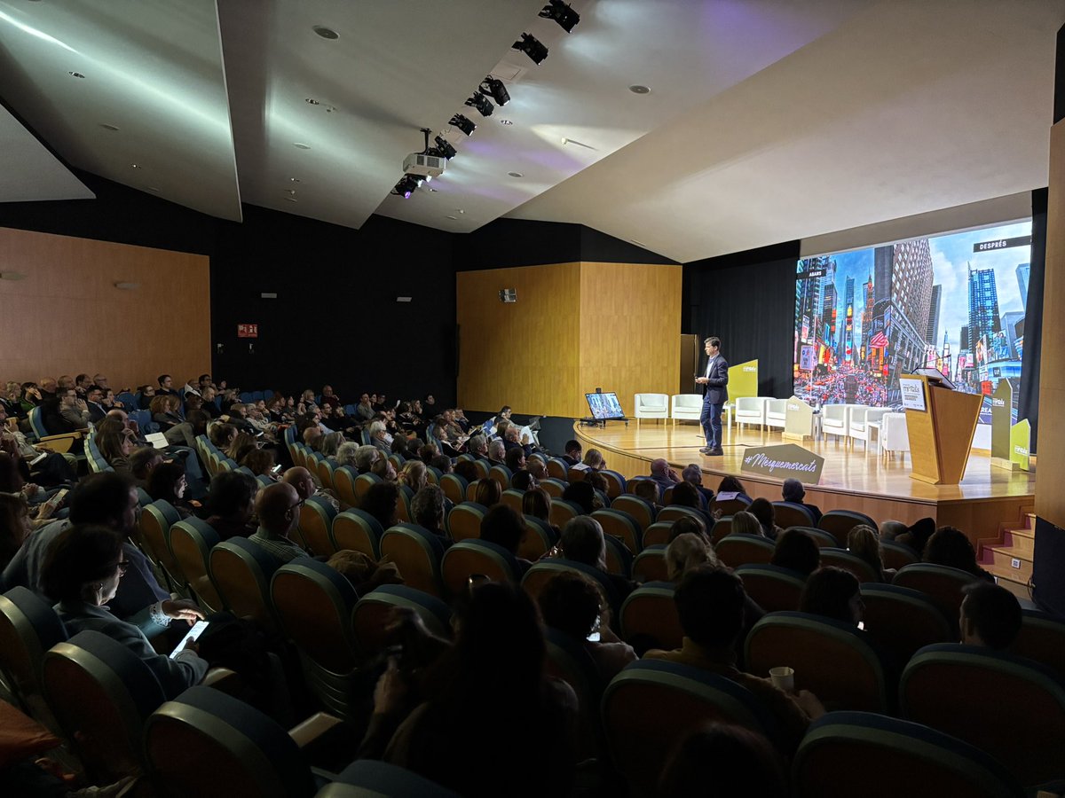 ccamcat's tweet photo. Gran participació avui al 5è Congrés de Mercats Municipals de Catalunya! 👏

Ponències, taules rodones i debats per impulsar el futur dels mercats municipals.

📸 Us compartim algunes imatges destacades de la jornada 👇

#mésquemercats https://t.co/2cFL0pNakB