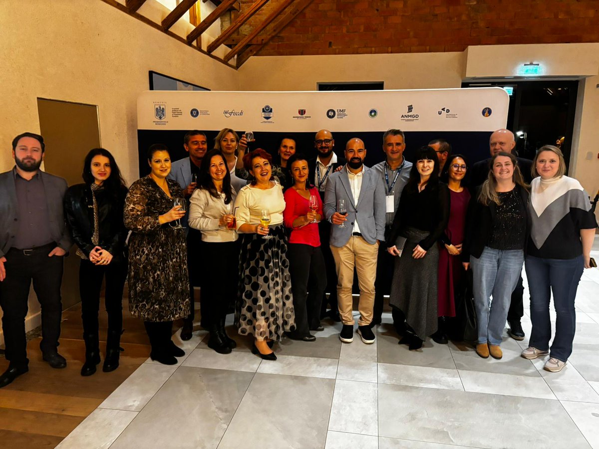 UBBTechTransfer's tweet photo. Diaspora – retrospectivă 📷
Mulțumim din suflet tuturor celor care au luat parte, alături de noi, la  această experiență! Punem mai jos o imagine care surprinde spiritul acestor zile🤩🚀 https://t.co/JkfYkRPRTT