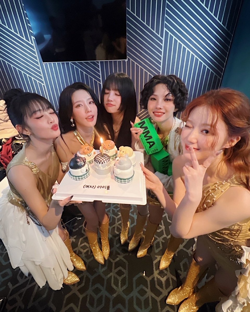 Nebotang's tweet image. Keep Voting‼️ Let&apos;s do it for our I-DLE*🔥🔥🔥

🚨 Last day of Voting 🚨

⚠️ DON&apos;T IGNORE ⚠️

1 rt + 1 reply = 2 votes 🗳

⬇️⬇️⬇️
I vote for #idle on #2025MAMAVOTE