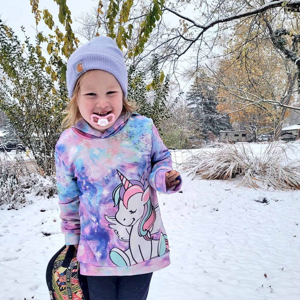 rhutchpierce's tweet photo. My goal is to be as happy as my kids when they see snow for the first time this season. https://t.co/JpR5irXqqG