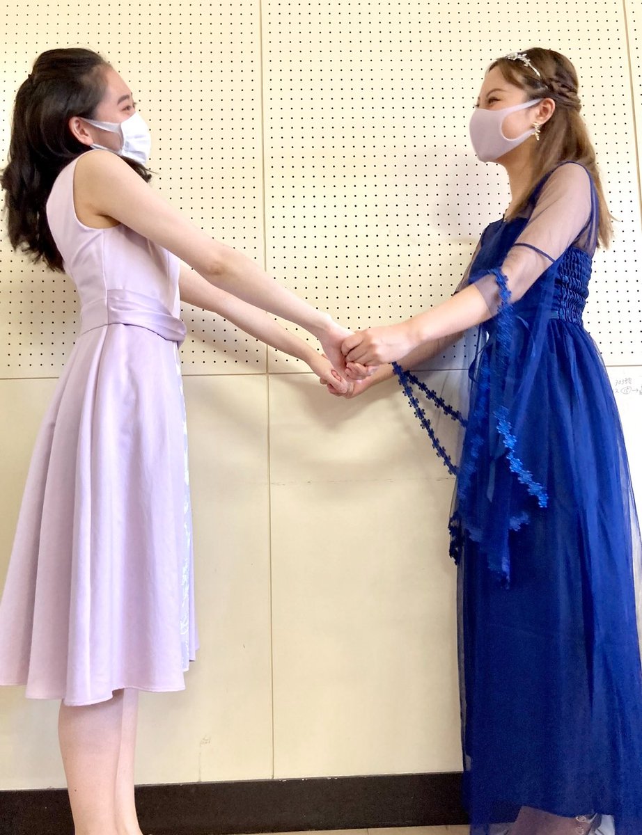 achiyandream73's tweet photo. ←2021年　　2025年→
四年前から撮り始めた手繋ぎ写真集
何かある度に撮影して今回12回目くらい。
嬉しいな☺️ https://t.co/uFU2L9LgsC