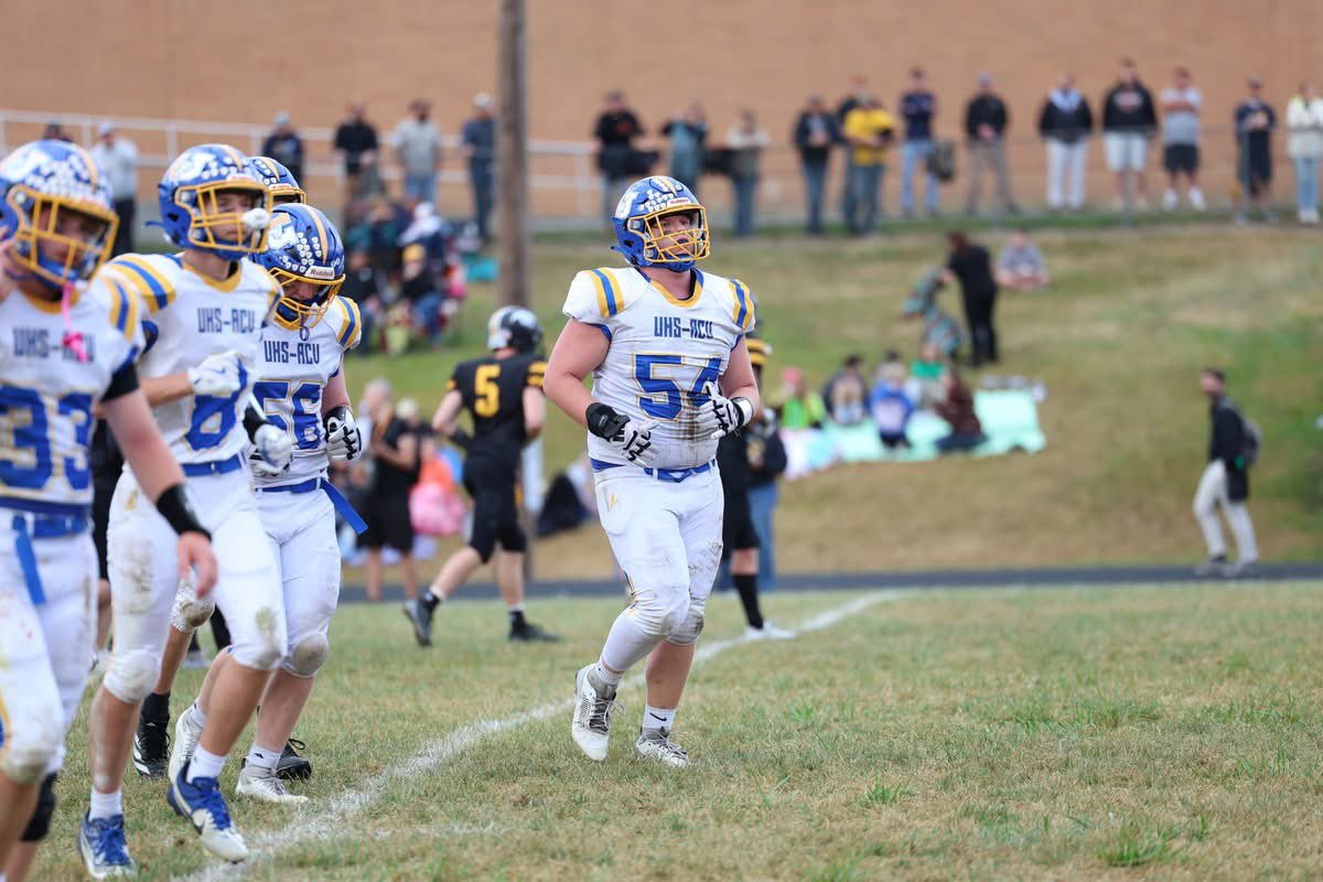 Ended my high school career with
249 TLKS
19.0 TFLS
3.0 SACKS
4 INT