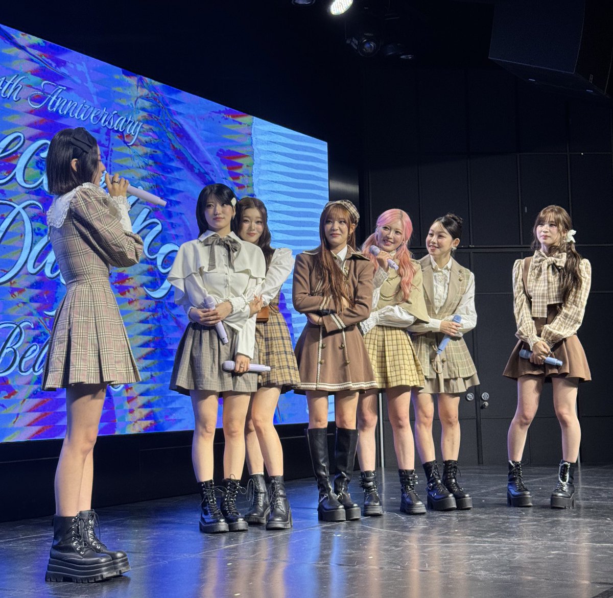 sua_9999's tweet photo. 션이 소감 말하는데 빌리
이거 I학대야 https://t.co/C3ZywkNtRV