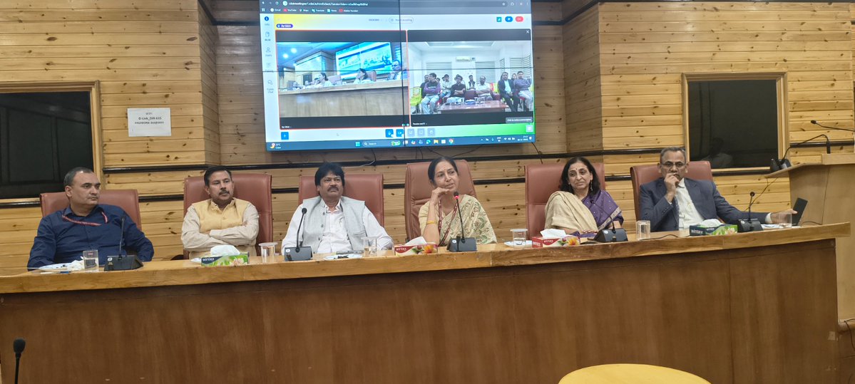 ControllerDot's tweet image. Today, CGCA Office proudly celebrated the Foundation Day of the Office of the Controller General of Communication Accounts with great reverence and joy. The occasion was beautifully marked by a vibrant rangoli display and enriched by heartfelt cultural performances including…