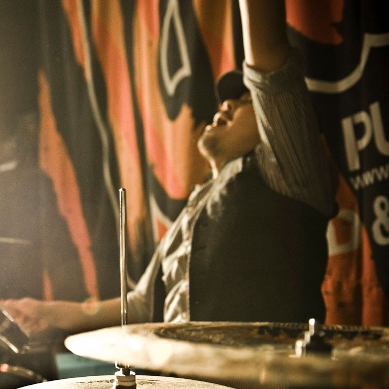 ついに明日はライブ！

明日のサポートメンバーは、、✨

Gt.梅ノゆり🎸 <a href="/Yuri_umeno/">梅ノゆり</a> 
Ba.糀谷拓也😈 <a href="/SUNLITRAINbass/">Kouji-Tani 糀谷拓也</a> 
Dr.Mark🥁 <a href="/newbreedmark/">Mark（Drums/Percussion)</a> 

リハの音も良い感じでした🌩️
⏰18：50〜渋谷FOWSで待ってます！
よろしくお願いします🎤