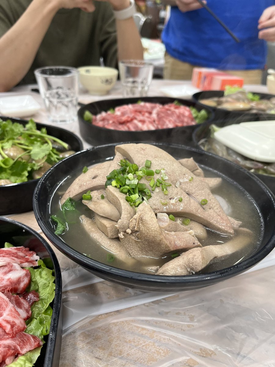 kanoenn's tweet photo. Very very umai Hong Kong food 🇭🇰 
Very glad to be here 🐳👍 https://t.co/KWqx82leDQ