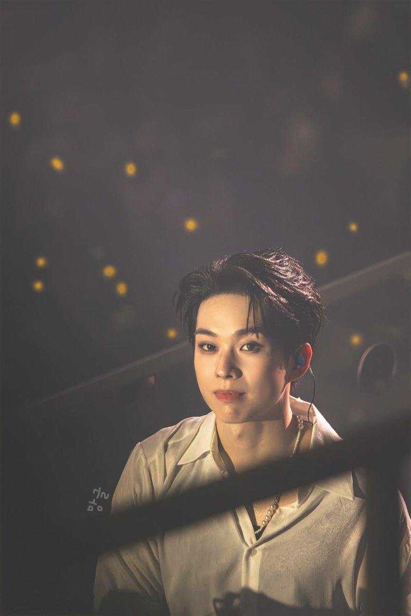 251109 LUCID LINE 막콘
#최상엽 #LUCY #루시

2층 등판하신 람자님이랑 아이컨택하세요 ✨️

#한켠에머문LUCY_2025