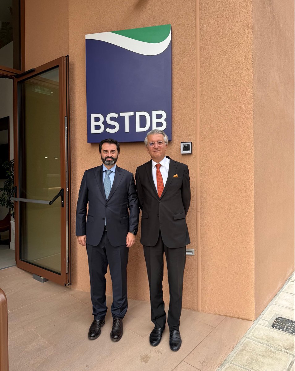 BSTDB's tweet image. A great honour for our President Dr. Köksal to welcome H.E. Mr. Çağatay Erciyes, Ambassador of Türkiye to Greece, at our HQ today.
Productive discussions on strengthening cooperation to support 🇹🇷’s economic development, focusing on infrastructure, transport, manufacturing &amp;amp;…
