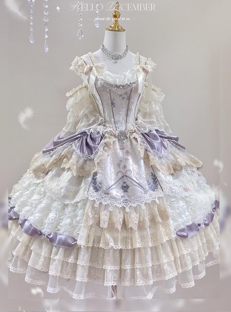 luciascarlet's tweet image. SO many clothes I want to get smfh