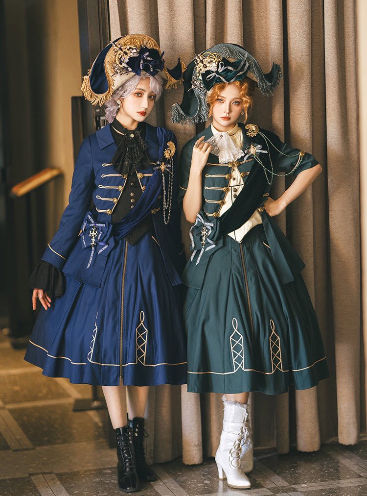 luciascarlet's tweet image. SO many clothes I want to get smfh