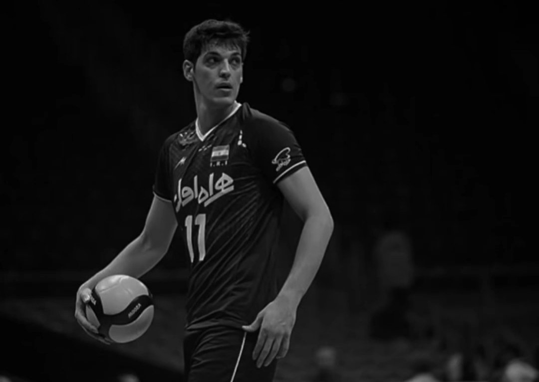 0m_maleki0's tweet image. کاش اونایی که میدونستن از تیم ملی محروم شدی میومدن حداقل یه دونه کامنت میذاشتن که باعث دلگرمیت شه اینقد که درگیر زندگی روزمره بودن یادشون رفته بود 
حتما که خودت قوی بودی اما ما باید حواسمون بود
بهرحال حلالمون کن🥀
ماها انگار بلدنیستیم به جا و به موقع محبت و توجه کنیم💔#صابر_کاظمی