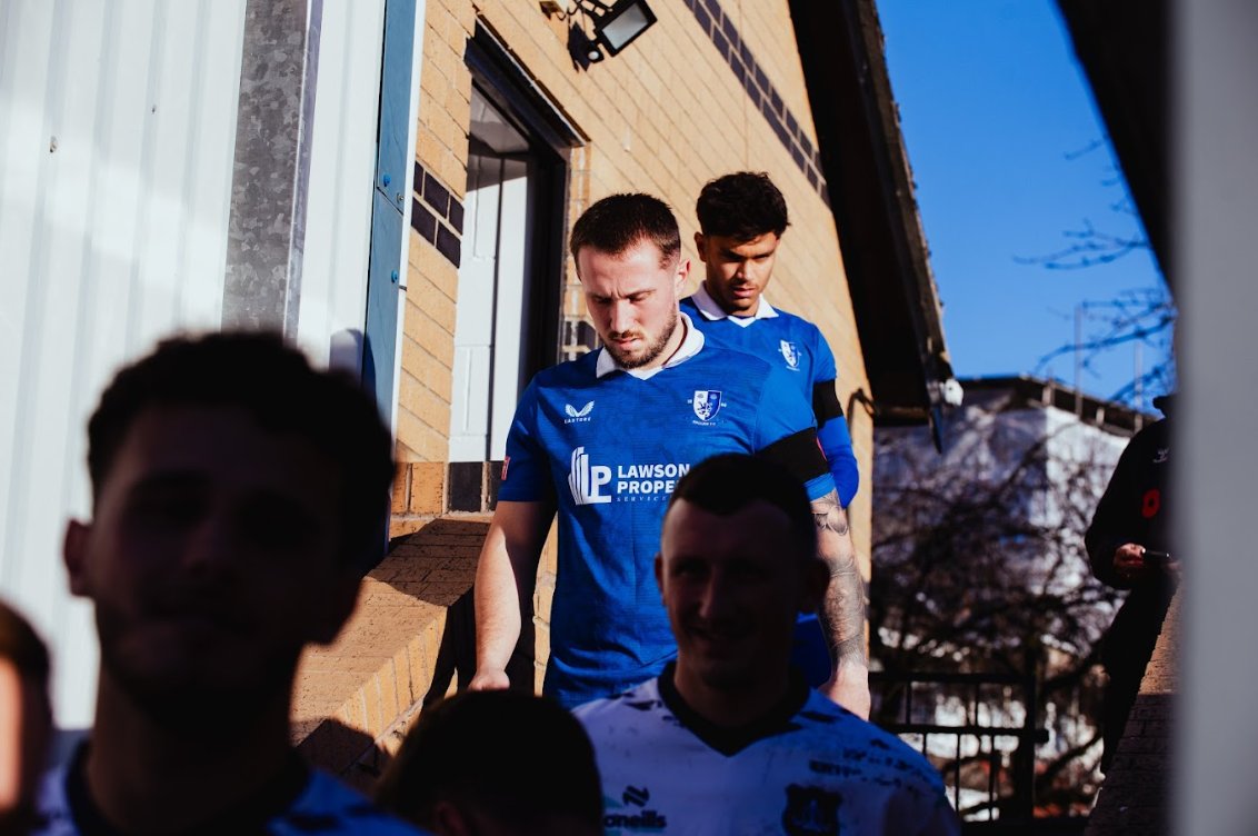 HallamFC1860's tweet image. 𝟐𝟎𝟎 𝐂𝐥𝐮𝐛 💙👏🏻

After totting up the spreadsheets, Saturday was @_jackbrownell's 200th appearance for The Countrymen, culminating of 191 starts and 9 sub appearances. 

What a way to bring up the double ton with a finish like that too!

Congratulations Browny!

#HallamFC