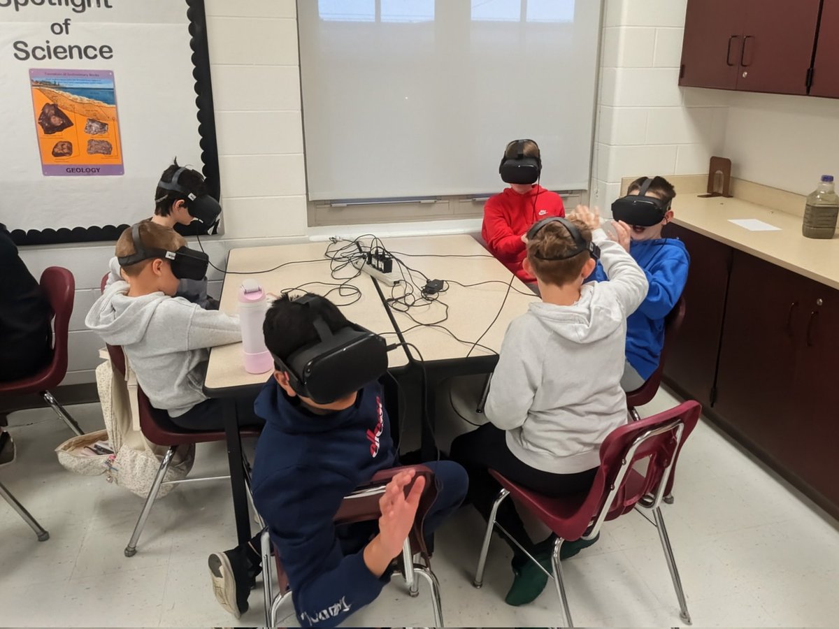 6th grade <a href="/DCS_Pacers/">DelawareCity Schools</a> students are spending time today "traveling "the world via virtual reality as they experience real world geology and explore caves. One is even underwater where they swim with fish!
