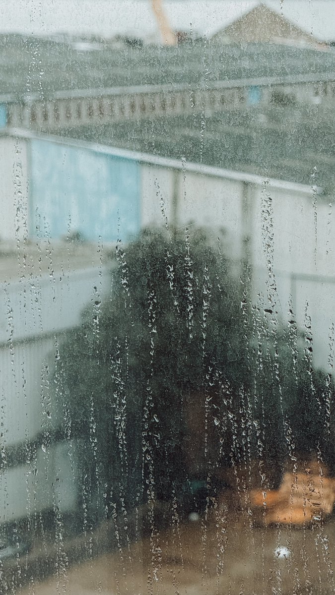 Londres hoje bem alegre, nada depressivo, solzao estralado, ceu aberto. Parece ate que moro perto da praia. 

Segundou.