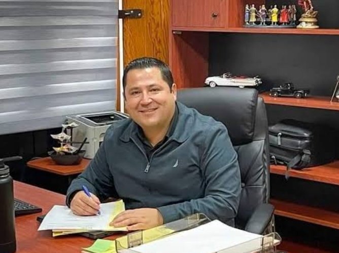 HoraCero_MX's tweet image. Jiménez Rojas: ‘huachicolero presupuestal’ de la SEV; es la columna Al pie de la letra, de Raymundo Jiménez @RJ_EspejoDPoder horacero.mx/2025/11/10/jim…