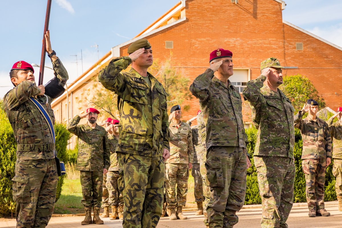 CGTAD_NRDC_ESP's tweet image. Today, HQ NRDC-ESP held a Flags Ceremony and Tribute to the Fallen in Bétera to commemorate the Velvet Revolution Anniversary (17 November) — a day of remembrance and pride for the Czech Republic 🇨🇿 and the Slovak Republic 🇸🇰.
Happy Velvet Revolution Anniversary!
#WeAreNATO…