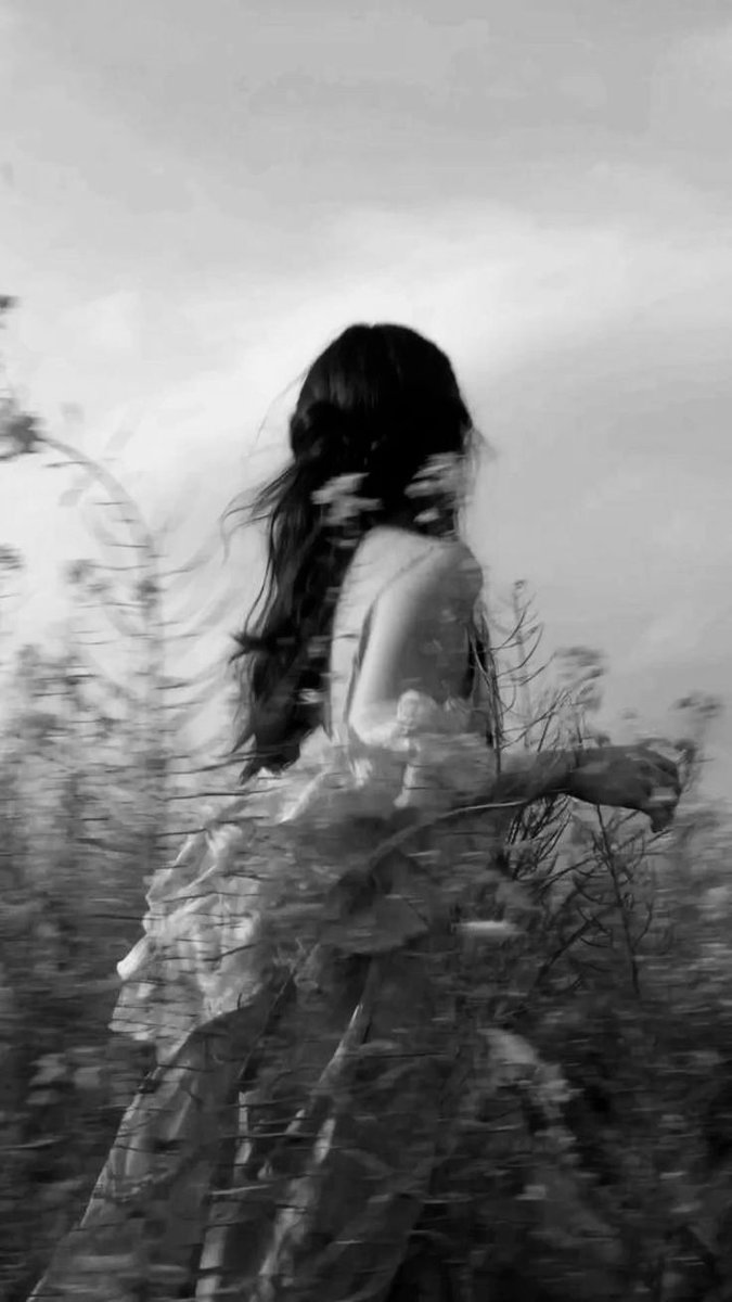 .

Beauty and strength
comes from within.
.

🖤