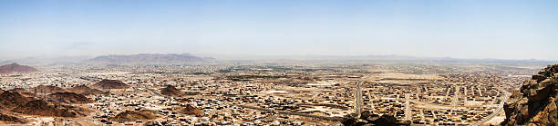 حين تقول الحمدلله ينطفئ نصف الحزن

#اللي_مايبينا_مانبيه

#الحياه_تبغي_واحد_مزاجه_رايق