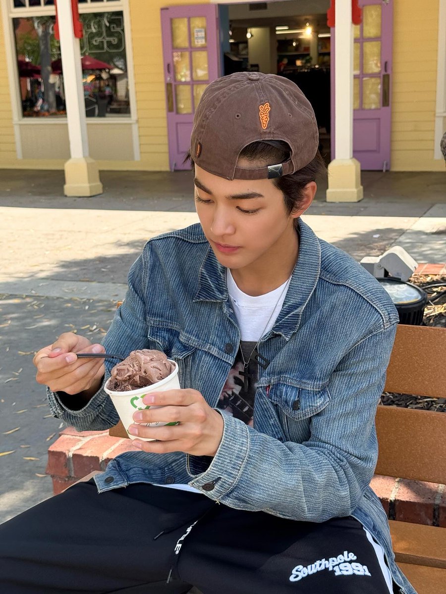 myparist's tweet image. คิวเข้ม ขนตางอน จมูกสวย หน้าคม Body คือหล่อแบบแฮนซั่ม พอยิ้มปุ๊ปน่ารักเฉย 
ไทป์อะไรไม่รู้แต่หล่อคับลูก🐶🫶🏻 

#KEONHO #건호 
#CORTIS #코르티스