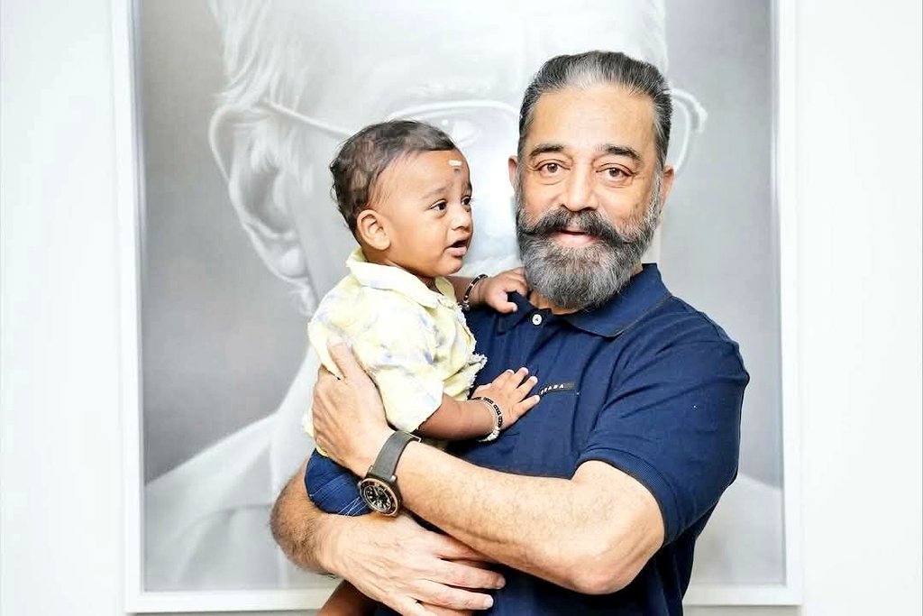 nammavar11's tweet image. குழந்தையும் ஆண்டவரும்

😍😍❤️❤️❤️

#KamalHaasan
#Vinvelinayagan
#roboshankar