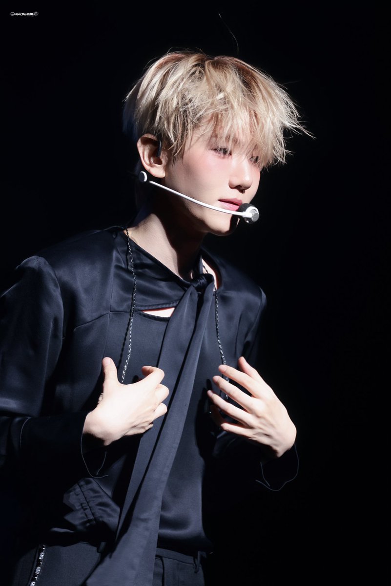chroro1's tweet photo. I vote for #BAEKHYUN #2025MAMAVOTE https://t.co/mOt1VsbnCv