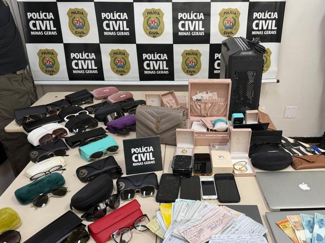 pcmgoficial's tweet image. MATOZINHOS: Cinco pessoas foram presas pela #PCMG em operação que apura fraude milionária em siderúrgica. Os alvos estariam envolvidos em esquema de desvio de valores de uma empresa, estimado em R$ 26 milhões. Seis veículos apreendidos, 12 bloqueados, além do recolhimento de +