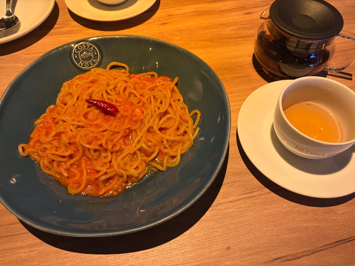 assistant_mzk's tweet image. 今日はサキさん@sk_skyz_ と初ランチへ。

秘書部オフ会ではご挨拶しかできなかったので、今日は子育てのことからお仕事のことまでたくさんお話させていただきました。

オフラインだからこそ安心してできる濃い話題が盛りだくさん。こうやってお話できる方が増えていくのが嬉しい！