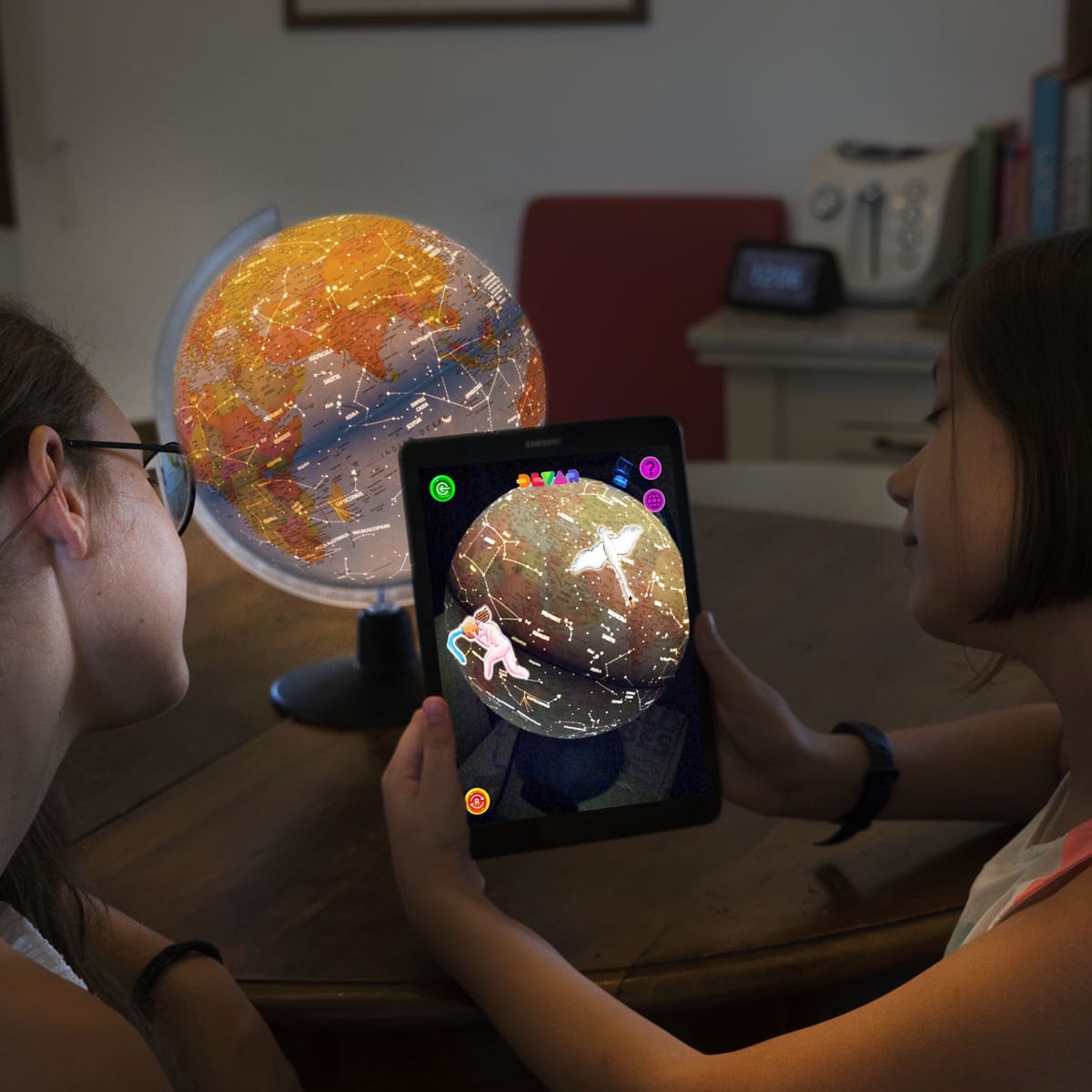 ultimateglobes's tweet image. Discover the future of learning with the Astronomer 2 in 1 Globe! Spin it and watch it come alive with augmented reality. Science meets style for just $59.95. 🌍✨ #UltimateGlobes #AugmentedReality #LearningTools ultimateglobes.com/products/astro…