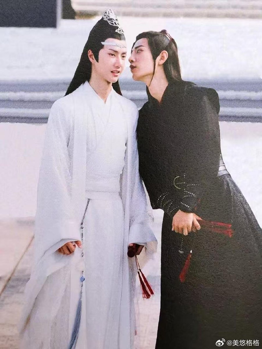 Back to basicsな忘羨でおはようございます🥰
耳元で何を話しているだろうね
ふたりにしかわからない話だったのだろうか
さてと、本日もがんばりましょう
#WangYibo #XiaoZhan #陳情令 Cr. owner